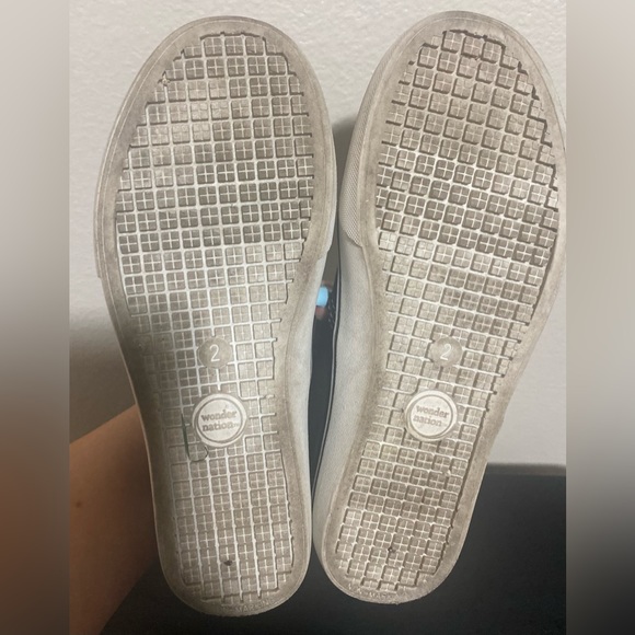 💰2/$10 Used kids black slip on shoes- wonder nation size 2 - Picture 10 of 10